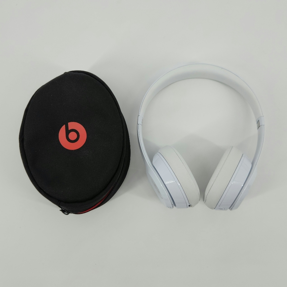 Beats by Dr. Dre Solo3 Wireless On-Ear Headphones - Gloss White